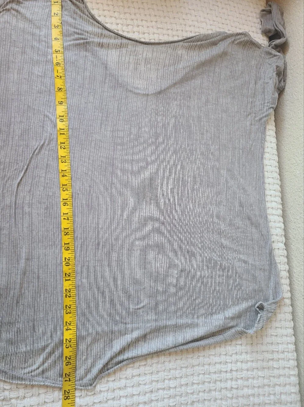 Lululemon Flip Your Dog Long  Light Gray Ribbed V-Neck Long Sleeve Top Size 4